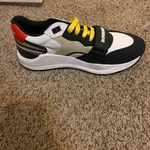 Burberry sneakers. - Picture 7 of 10